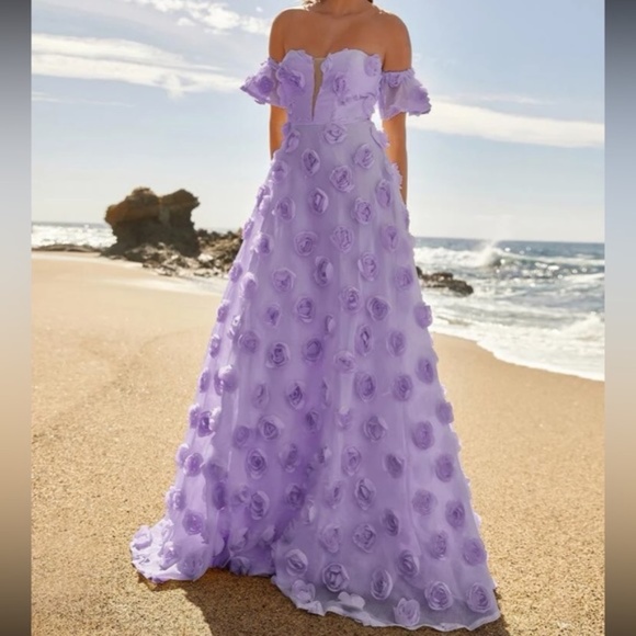 Luxe Lilac purple off shoulder Applique party formal evening wedding dress - Picture 3 of 7
